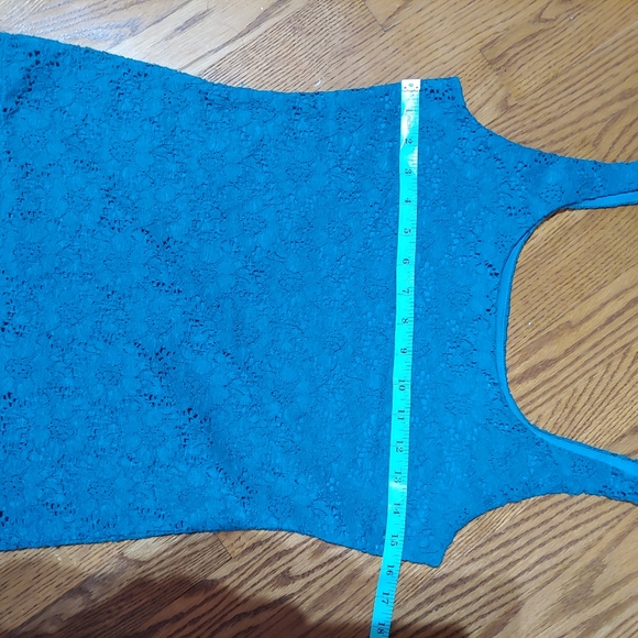 White House Black Market Lace Tank - Picture 4 of 5